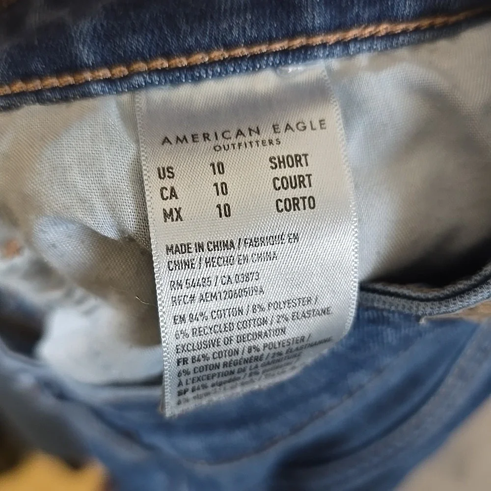 American Eagle Jeans Womens 10 Short Blue Next Level Stretch  Denim Capri Casual